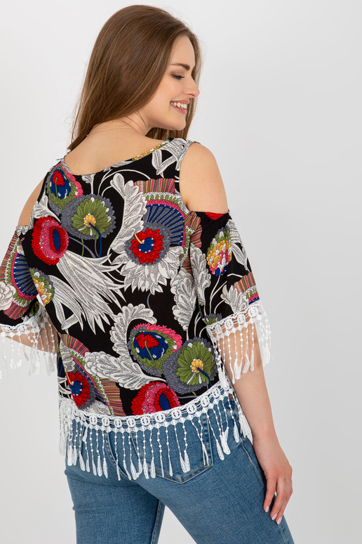 Melna blūze ar apdruku un pleciem Melna blūze ar apdruku un pleciem