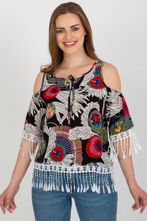 Melna blūze ar apdruku un pleciem Melna blūze ar apdruku un pleciem