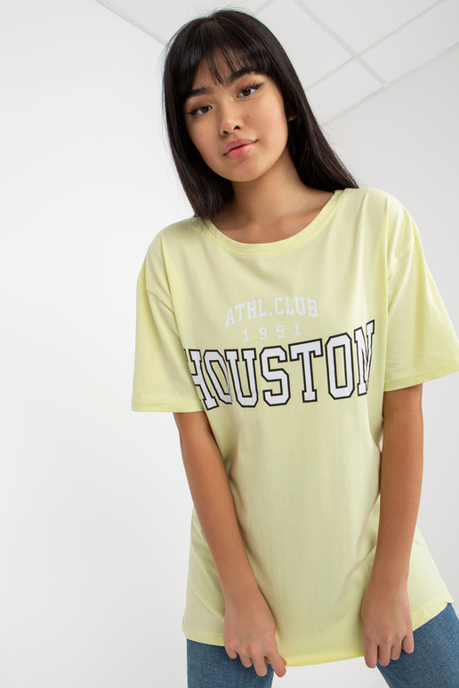 Dzeltens brīvs t-krekls ar uzrakstu