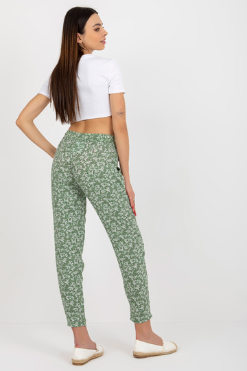 Gaiši zaļas gaišas bikses... 2