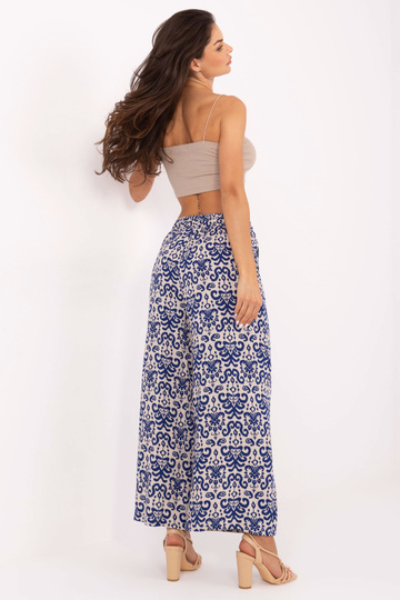 Zema līmeņa dziļi zila... 2