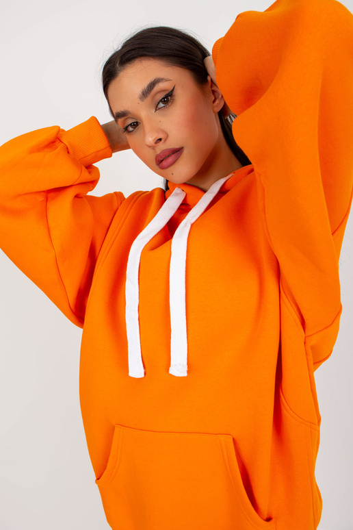 Oranžs garš džemperis ar oversize...