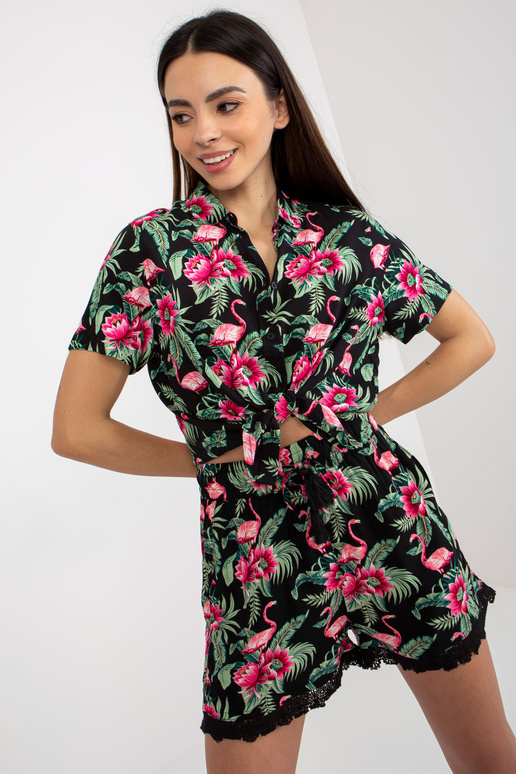 Ikdienas šorti ar vasaras apdruku un... Ikdienas šorti ar vasaras apdruku un...