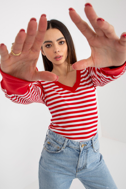 Sarkanbalta rievota pamata blūze ar V... Sarkanbalta rievota pamata blūze ar V...