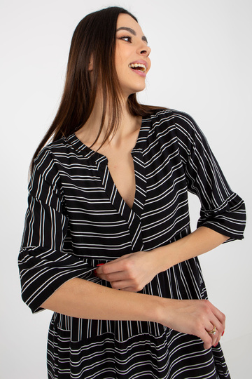 Melna brīva svītraina... 2