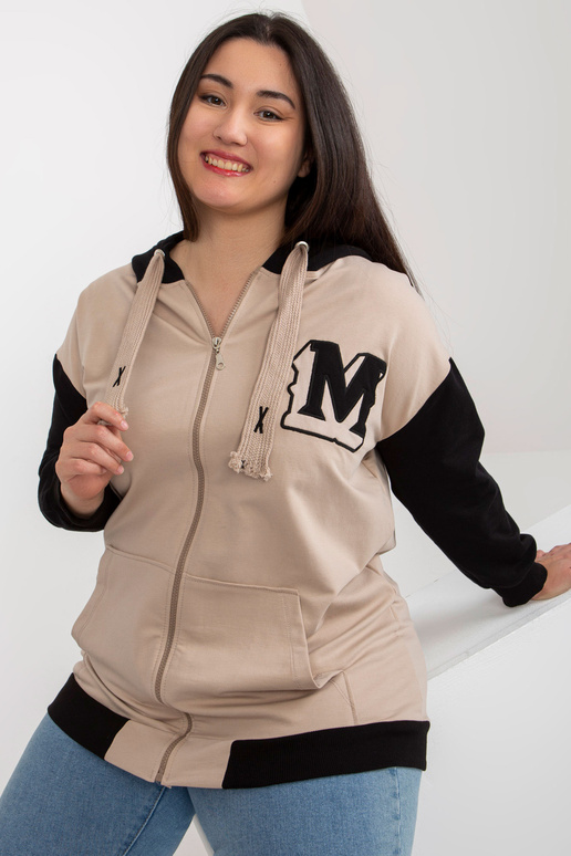 Bēša un melna liela izmēra kapuce