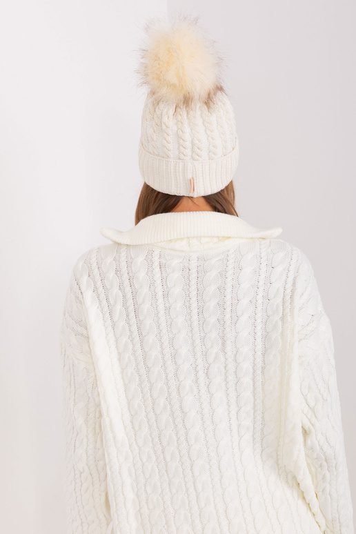 Czapka- JK-CZ-10.51 balta krāsa