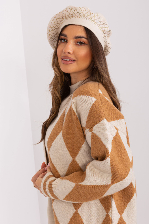 Berete -AT-CZ-231605.21P-gaiši bēša...