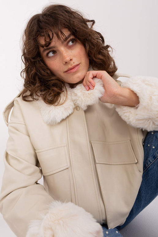 Jaka-NM-KR-DA-0831.99P-gaiši bēša Jaka-NM-KR-DA-0831.99P-gaiši bēša