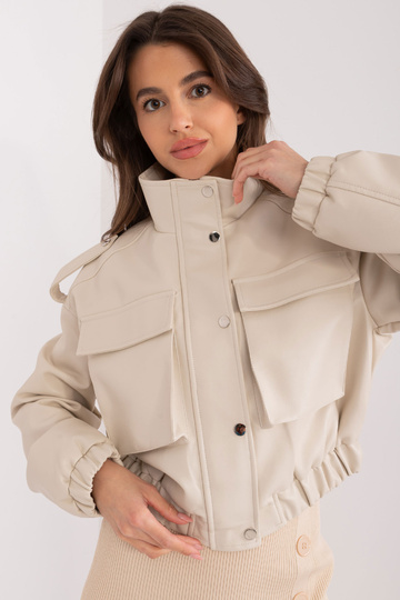 Jaka-NM-KR-DA-0937.07-bēša