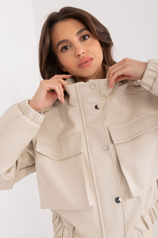 Jaka-NM-KR-DA-0937.07-bēša