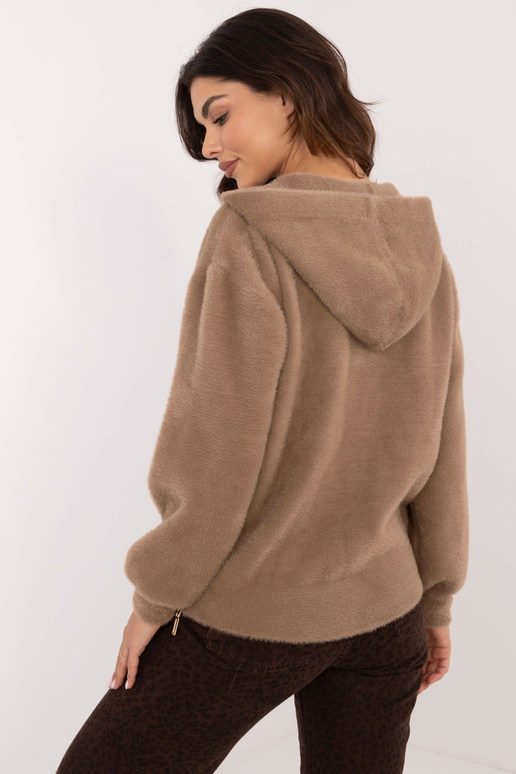 jaka- MBM-KR-14014.14 - gaiši brūna