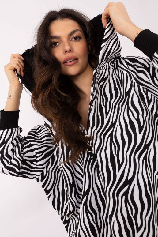 Džemperis-EM-BL-875.27-balts-melns