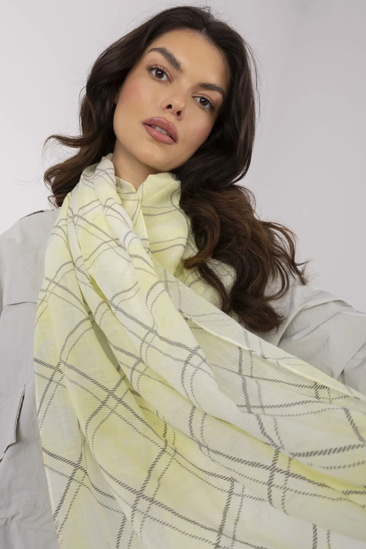 Šalle-AT-CH-7726-gaiši dzeltena