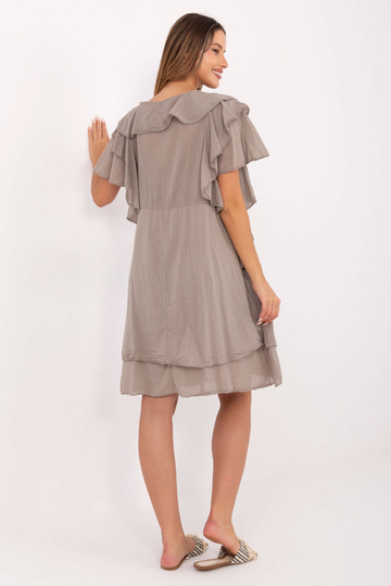 Kleita, tumši smilšu krāsas