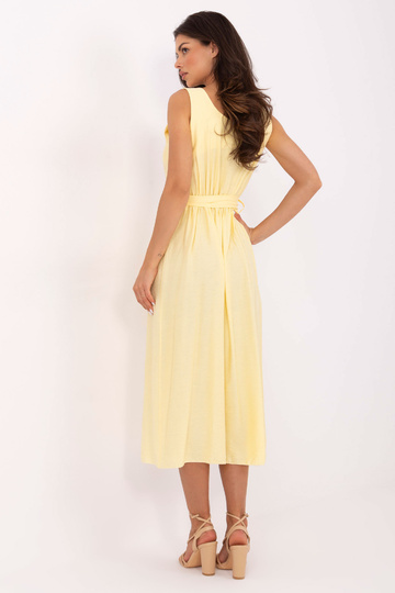 Gaiši dzeltena kleita 2