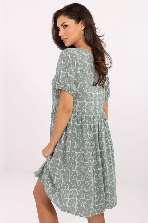 Pistāciju krāsas kleita