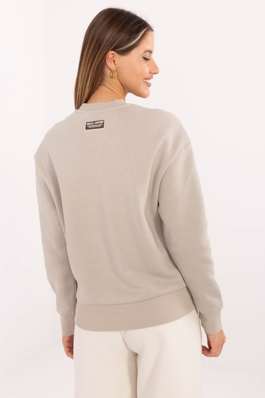 Smilšu krāsas džemperis