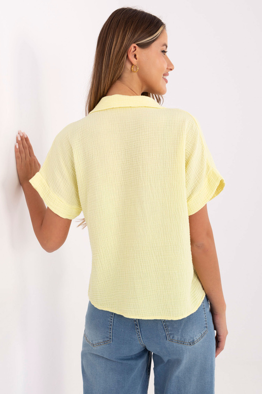 Gaiši dzelteni krekli