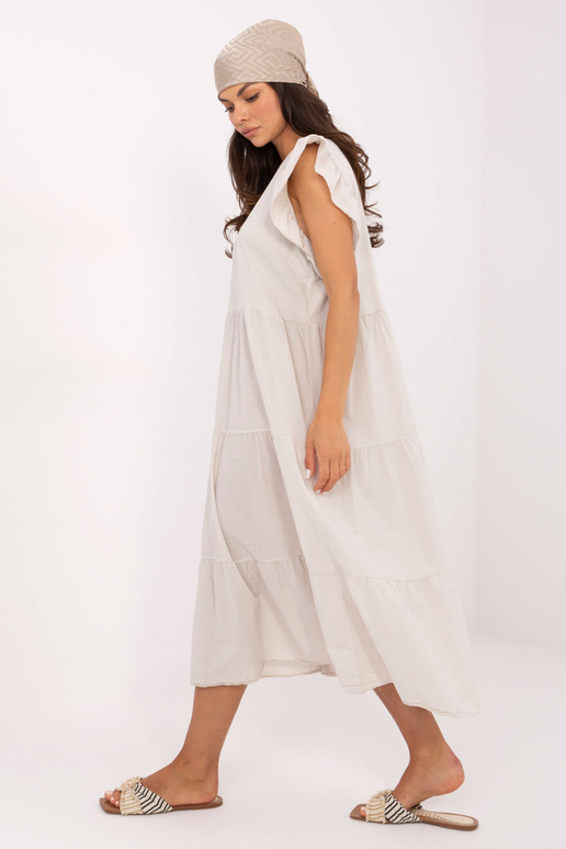 Gaiši smilšu kleita