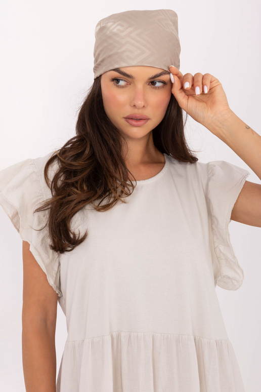 Gaiši smilšu kleita