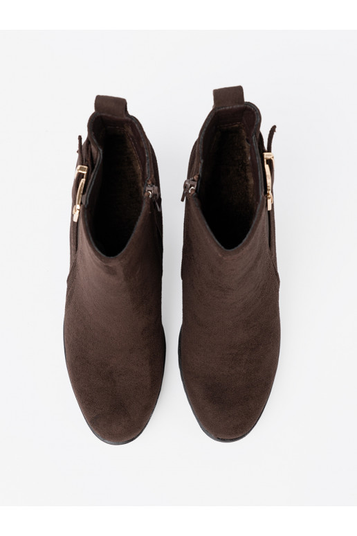 tumši brūnas krāsas   tumši brūnas krāsas