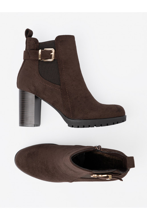 tumši brūnas krāsas   tumši brūnas krāsas