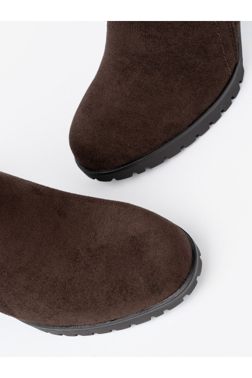 tumši brūnas krāsas   tumši brūnas krāsas