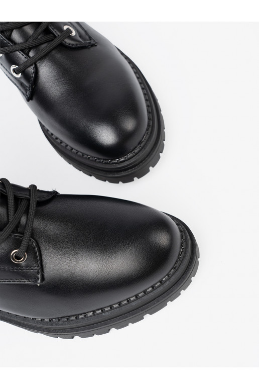  Melnas krāsas zābaki z metalowym detalem