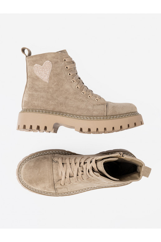 smilšu krāsas zābaki  i grubą podeszwą