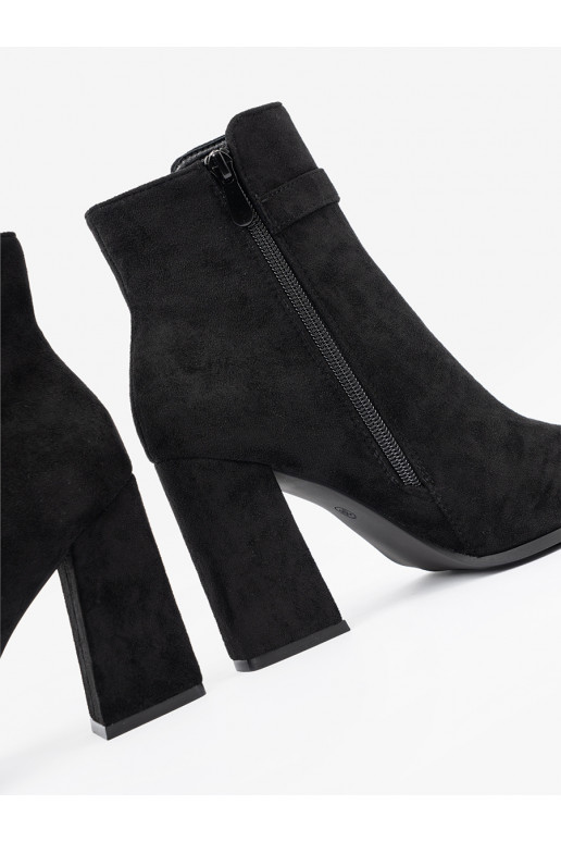 Eleganta stila Melnas krāsas zābaki z biżuteryjnym akcentem