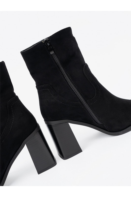 Melns zābaki  o klasycznym kroju