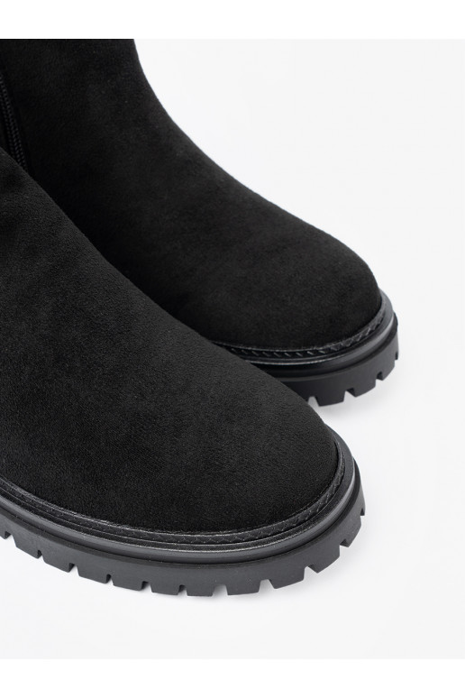  Melnas krāsas zābaki 