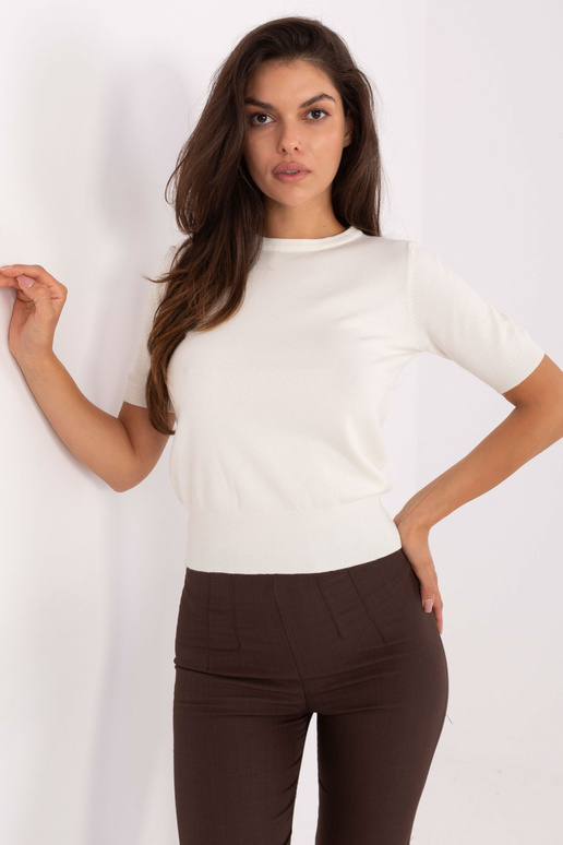 Kremkrāsas džemperis