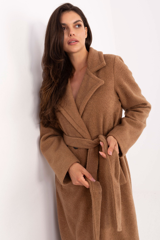 Kamieļa krāsas mētelis