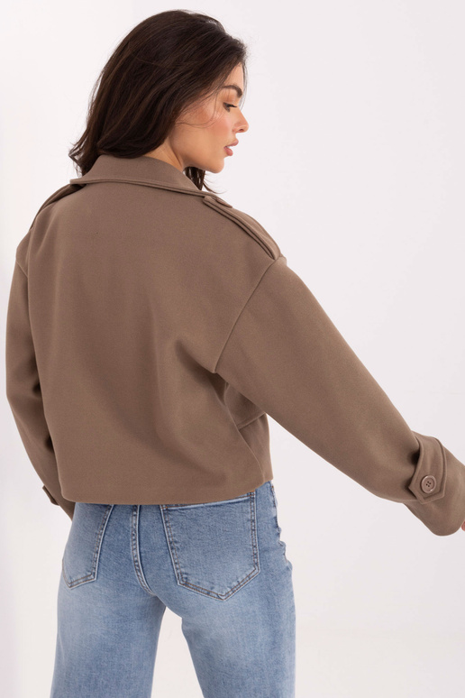 Jaka tumši smilškrāsā