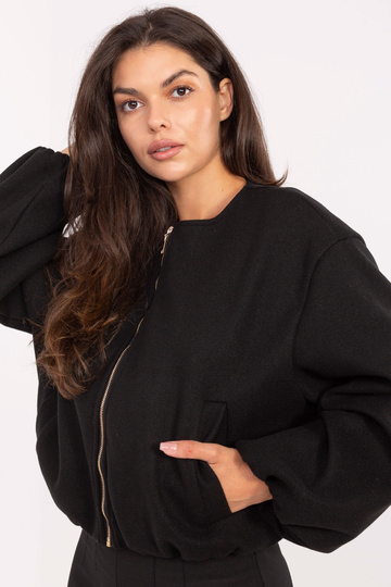 Melna jaka 2