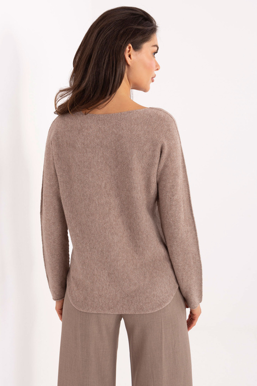 Tumsas smilšu krāsas džemperis