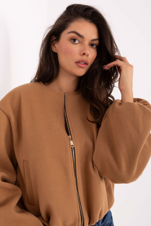 Jaka kamieļa krāsā