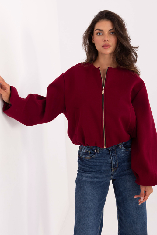 Jaka ķiršu krāsā