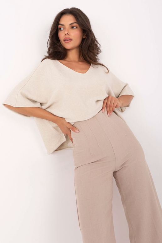 Bikses smilšainā krāsā