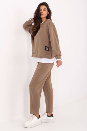 Tumši smilšu krāsas komplekts