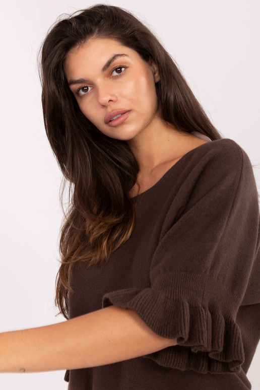 Tumši brūns džemperis