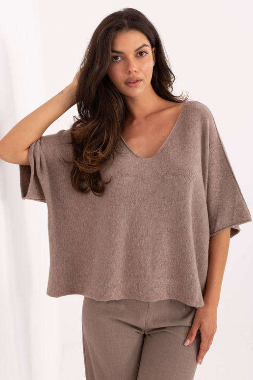 Tumši smilškrāsas džemperis