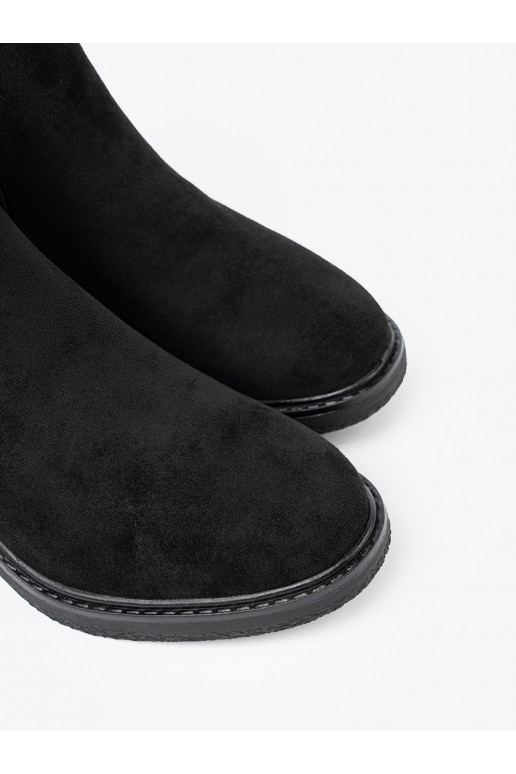 Melns zābaki ar sprādzēm 