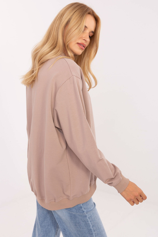 Tumši smilšu krāsas džemperis