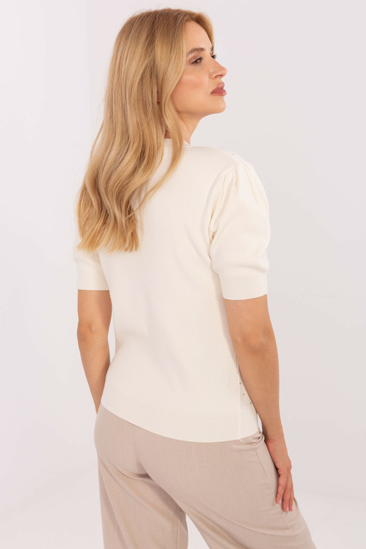 Gaiši smilšu krāsas džemperis