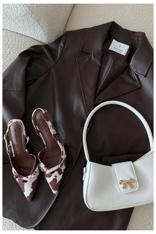 Baltas-brūnas krāsas kurpes ar atvērtu papēdi un siksniņām