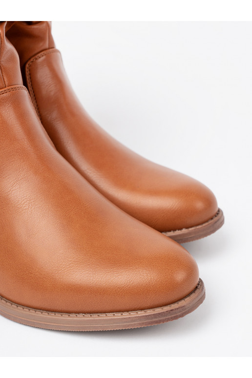 Komfortowe zābaki karmelowe z marszczeniami