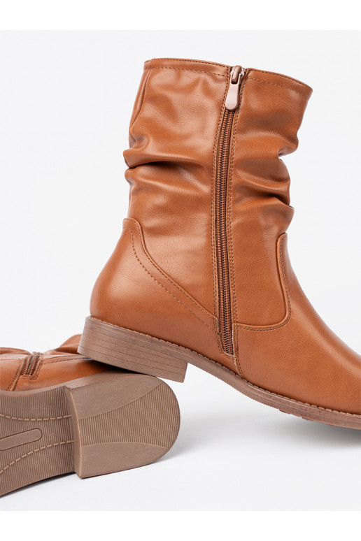 Komfortowe zābaki karmelowe z marszczeniami